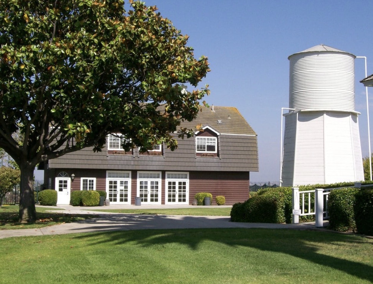 Newland Barn with historic silo